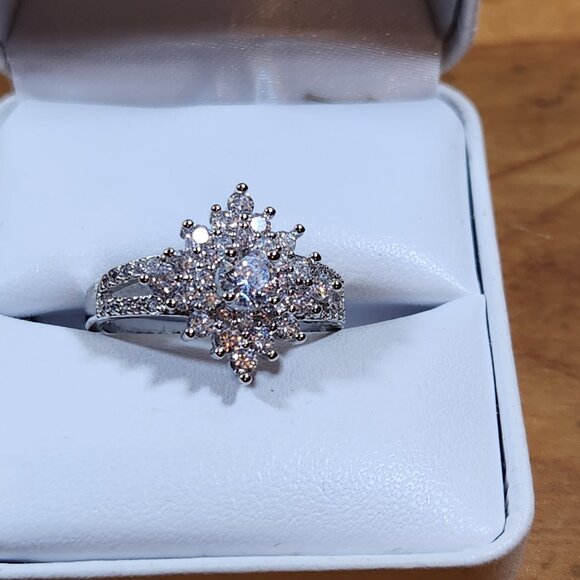 New Womens Simulated Diamond Ring 14kt & 925 Silver Size 8 - Picture 1 of 5